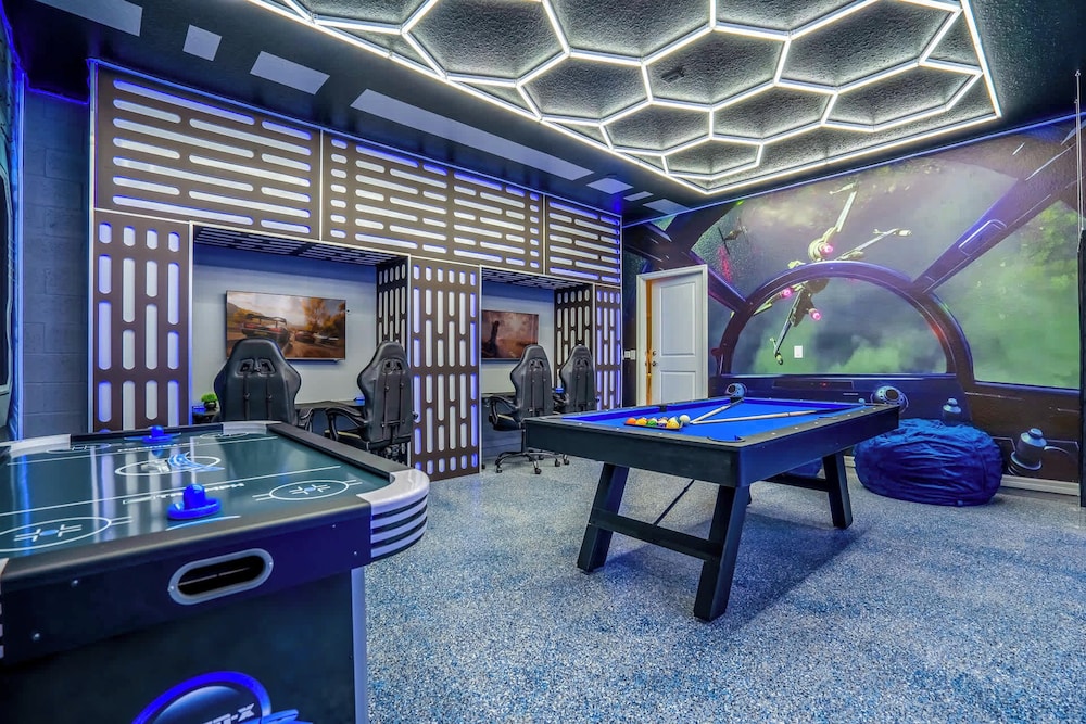 Upstay: Family Retreat w Pool, Cinema & Games Room