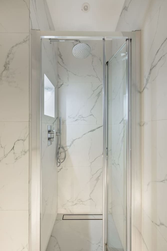 Luxury 3-bed Marylebone Home Security Elevator