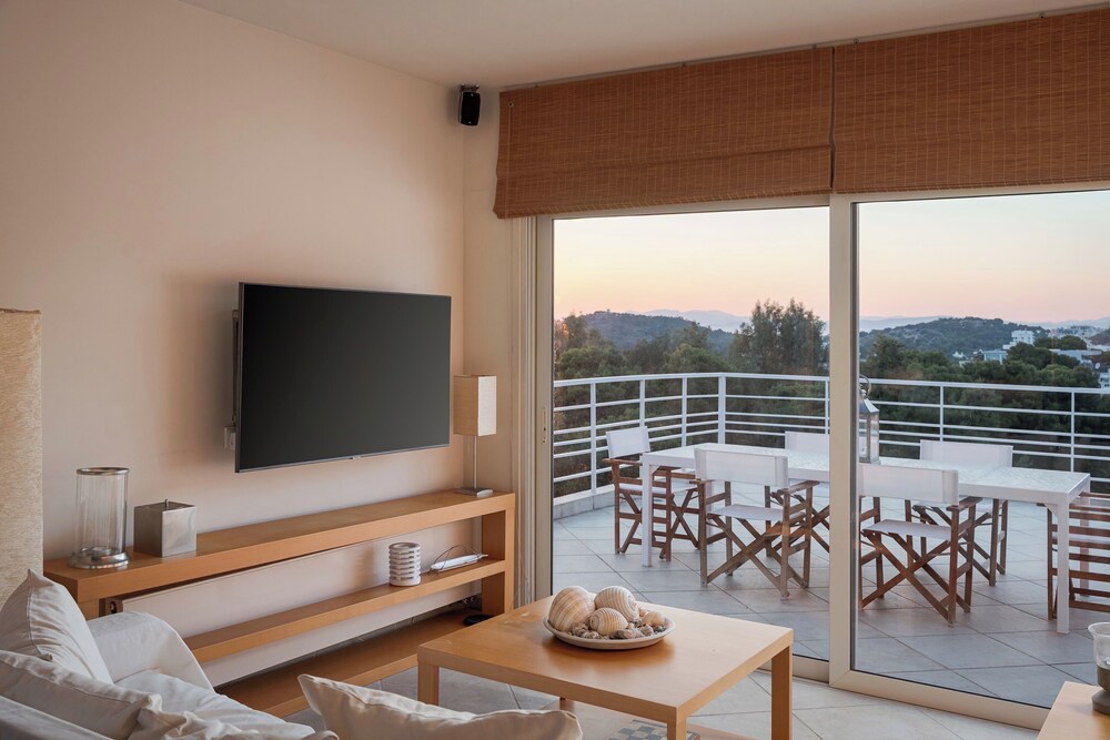 Vouliagmeni Exclusive Residence