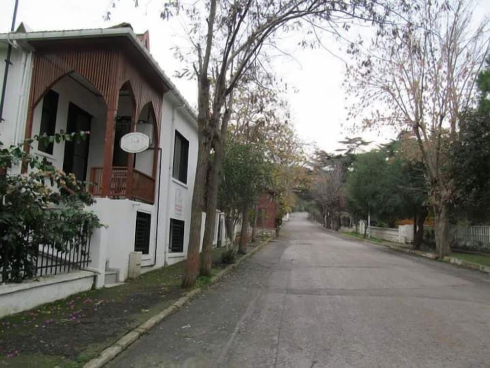Orhan Kutbay'in Evi Turyolu Cafe Pansiyon
