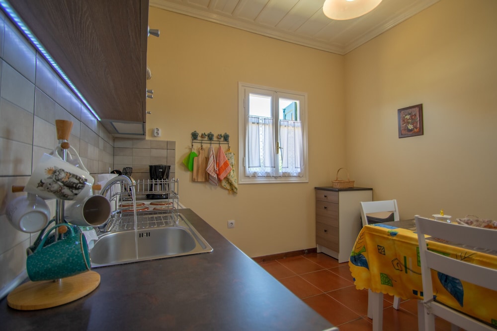 Casa Tsounis view 3