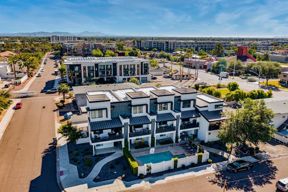 NEW Desert Standard Modern 3-level Oasis