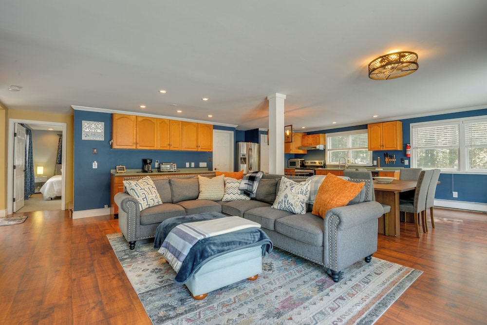 Ski, Golf & Hike: Spacious Dover Retreat!