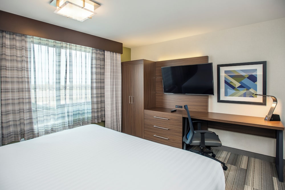 Medicine Hat Vacations - Holiday Inn Express  Suites Medicine Hat Transcanada Hwy 1, an IHG Hotel - Property Image 4