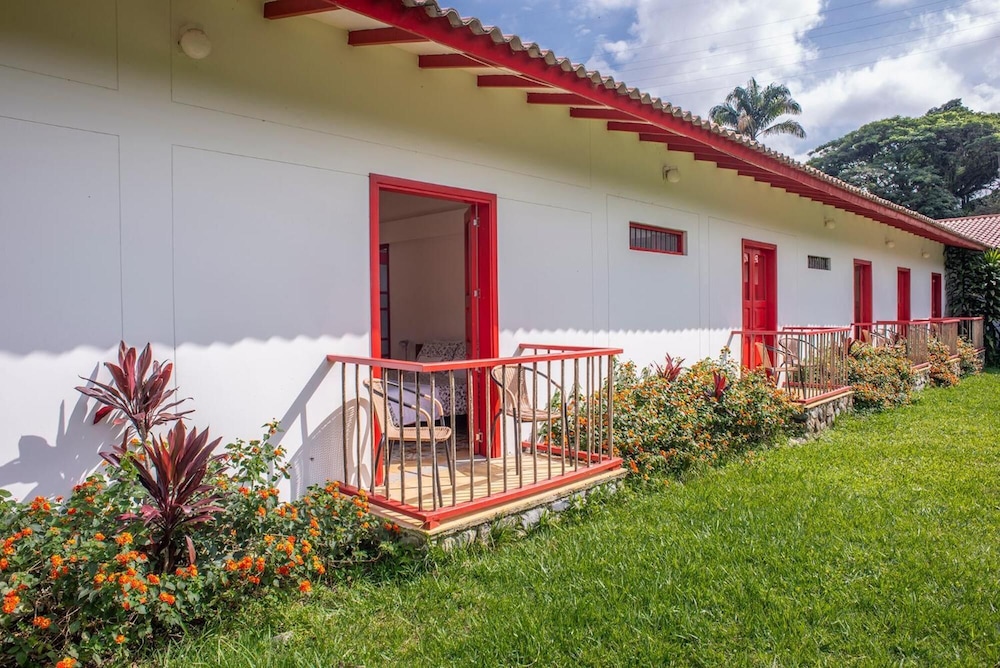Hacienda Venecia Main House & Coffee Lodge