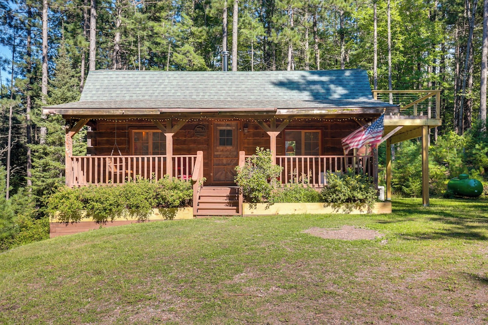 Quiet Cabin on 5 Acres < 2 Mi to Chain O' Lakes