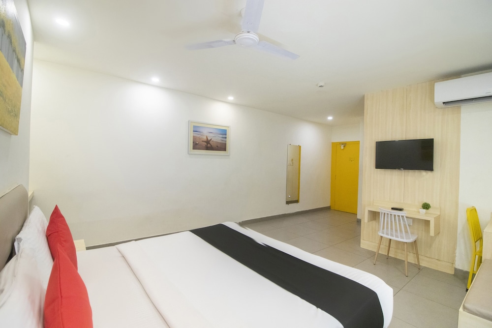 OYO 16340 Yellow Hotels