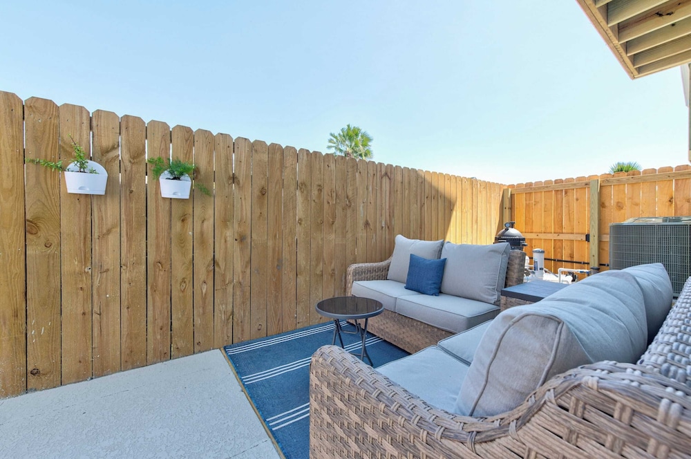 Sleeps 22 2 Homes w/ Private Pool + Patio Walkable Location, Golf Cart Zone