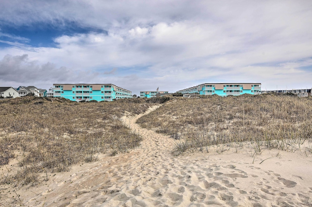 Beachfront Condo w/ Boardwalk & Pool Access!, photo 10