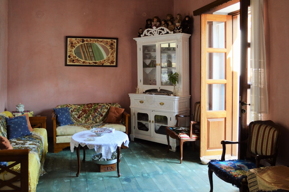 Traditional Karpathian home with panoramic View view 5