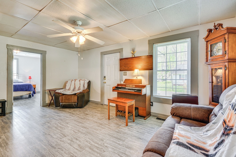 Pet-friendly Home w/ Grill & Porch in Martinsville