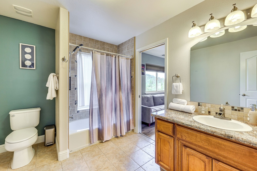 Hot Tub, Games & Sports: Luxury Yosemite Escape