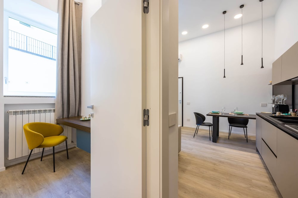 Bisicool Boutique Apartment by Napoliapartments photo 4