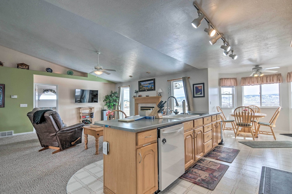 Aurora Vacations - Outdoorsy Utah Paradise w/ Mountain Views! - Property Image 9