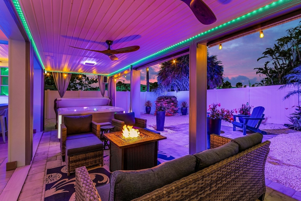 130 Tiki Tides: 2br W/ Outdoor Tiki Bar! 2 Bedroom Home