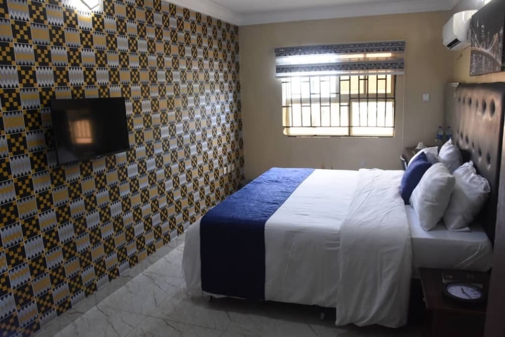 Stunning 3-bed House in Well Secured Estate, Lekki view 3