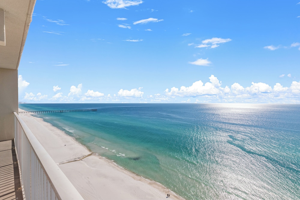 Tidewater Escape: 1br/2ba Beachfront Condo, Sleeps 6, Gulf Views & Comfort!