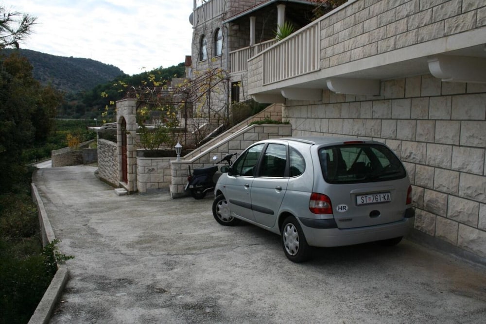 Pavao - With Parking - A2 view 4
