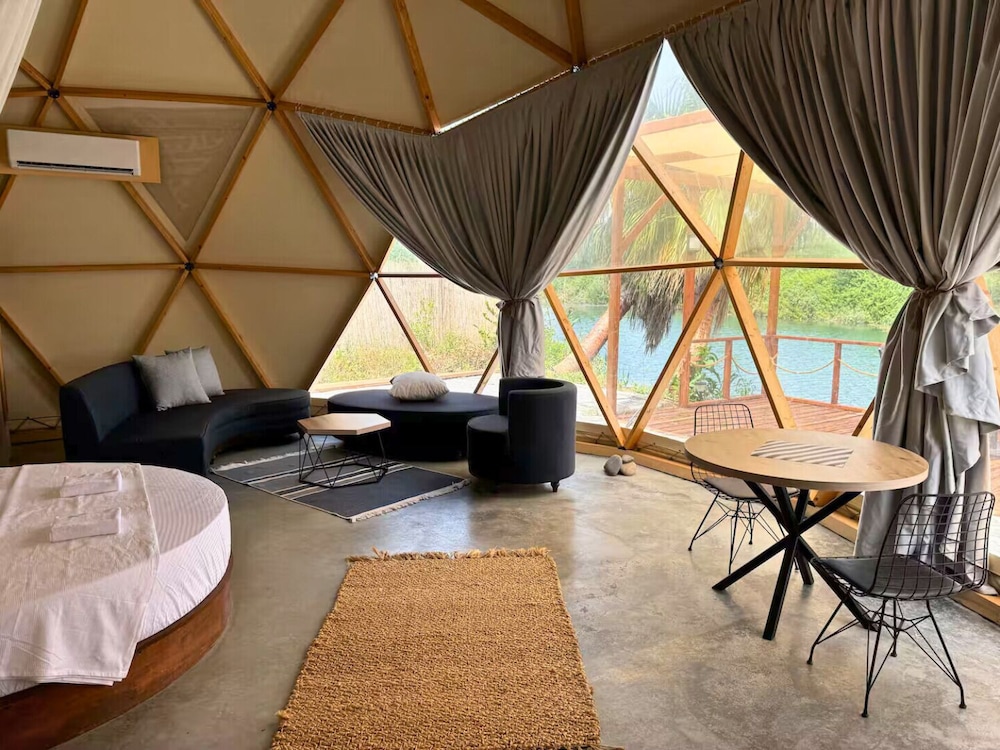 In Out Resort Glamping