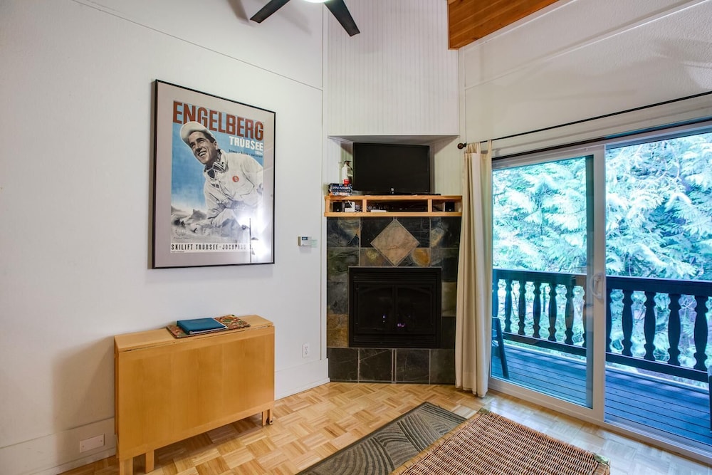 Glacier Mt Baker Lodging