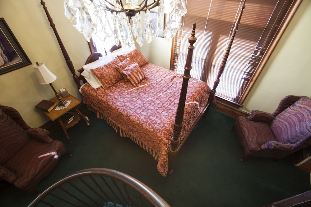 Hines Mansion