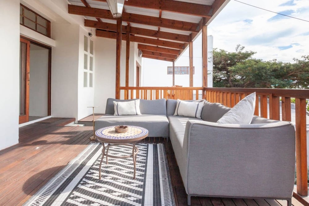 Spacious 3-bed Sunlit Comfort Power Backup