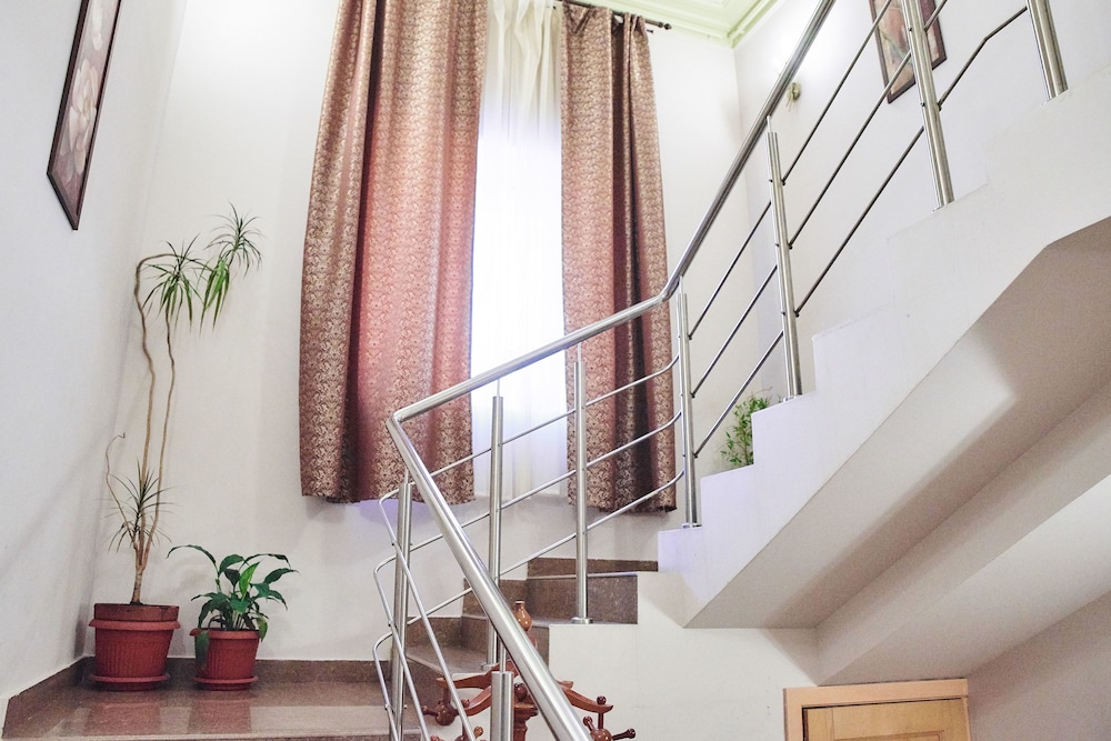 HotHos Hostel