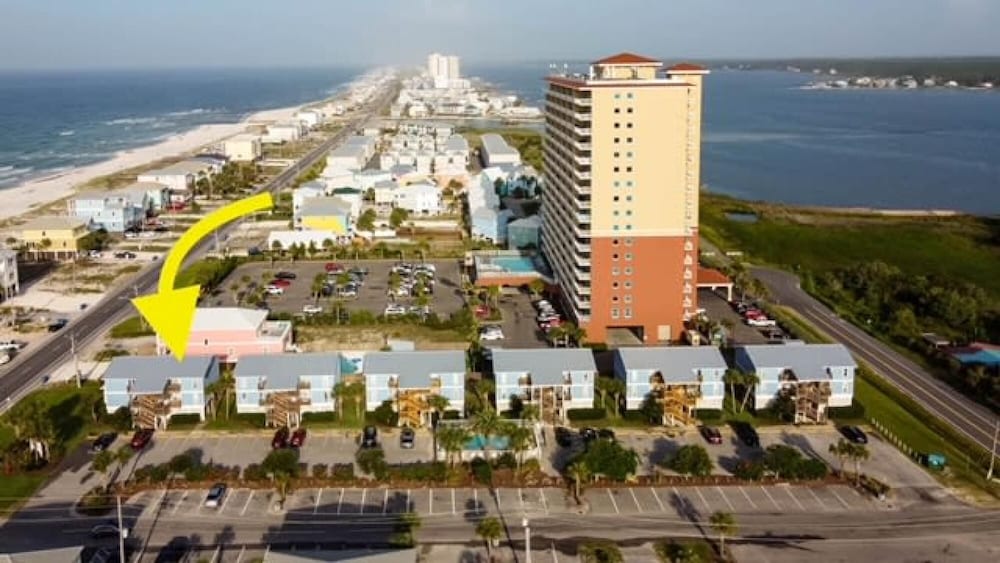 Renovated Condo Directly Across From Beach in Gulf Shores With Pool view 4