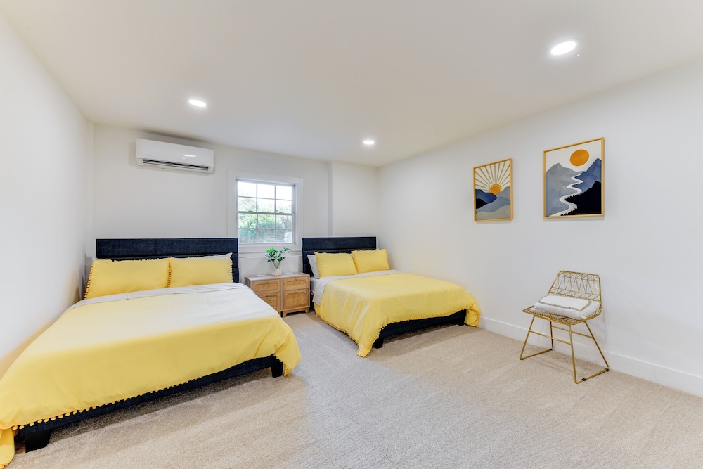 Pet-friendly Lake Norman Retreat w/ Deck & Grill