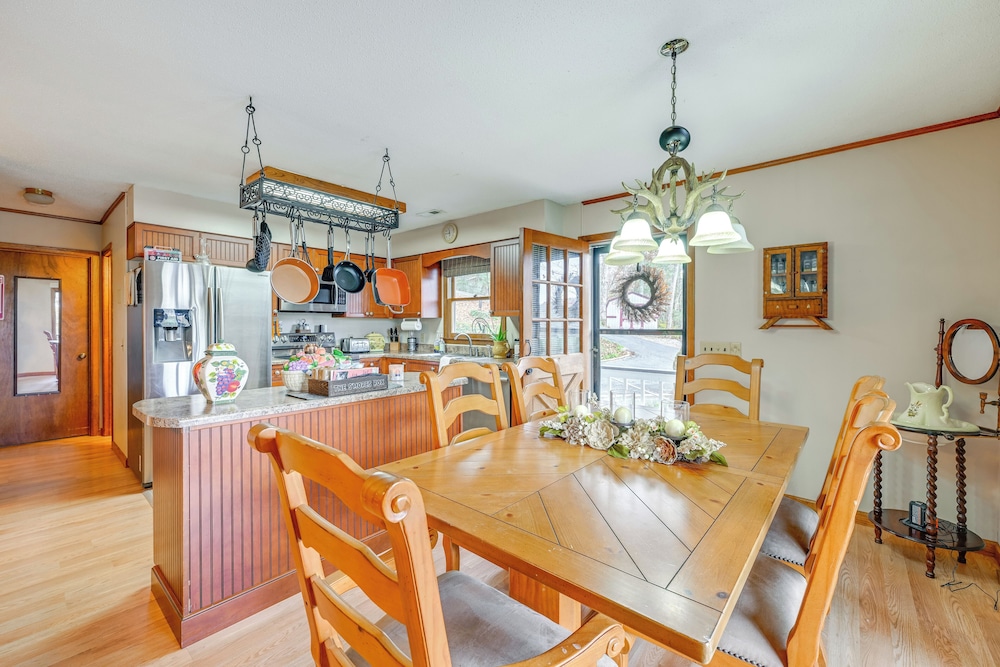 Mtn-view Home w/ Game Room in Franklin! view 5
