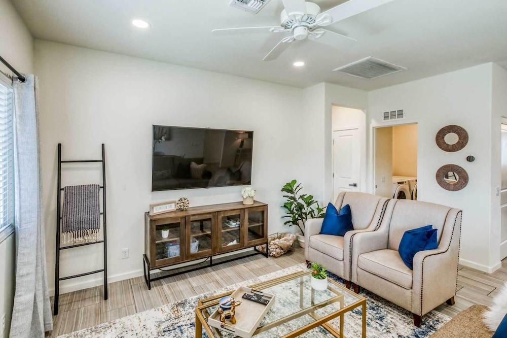 Lake Havasu City Home w/ Fire Pit ~ 2 Mi to Lake!
