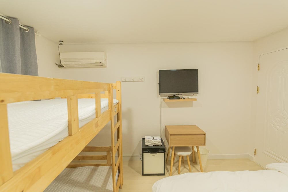 James Blue Guesthouse