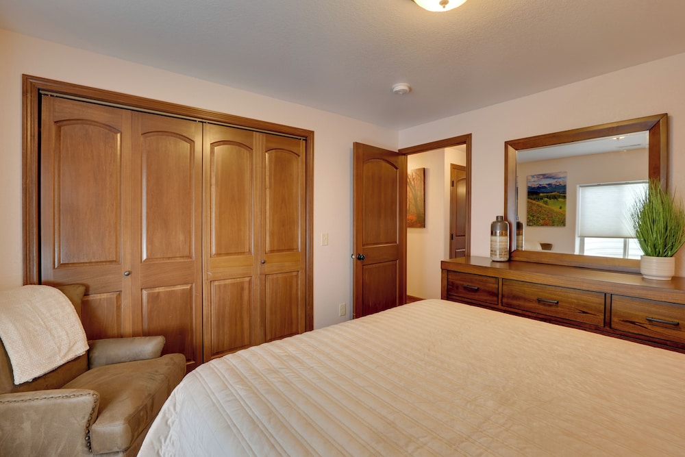 2 Mi to Downtown Sturgis: Quiet Ranch Home w/ View