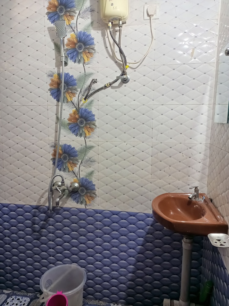 Vailankani guest house