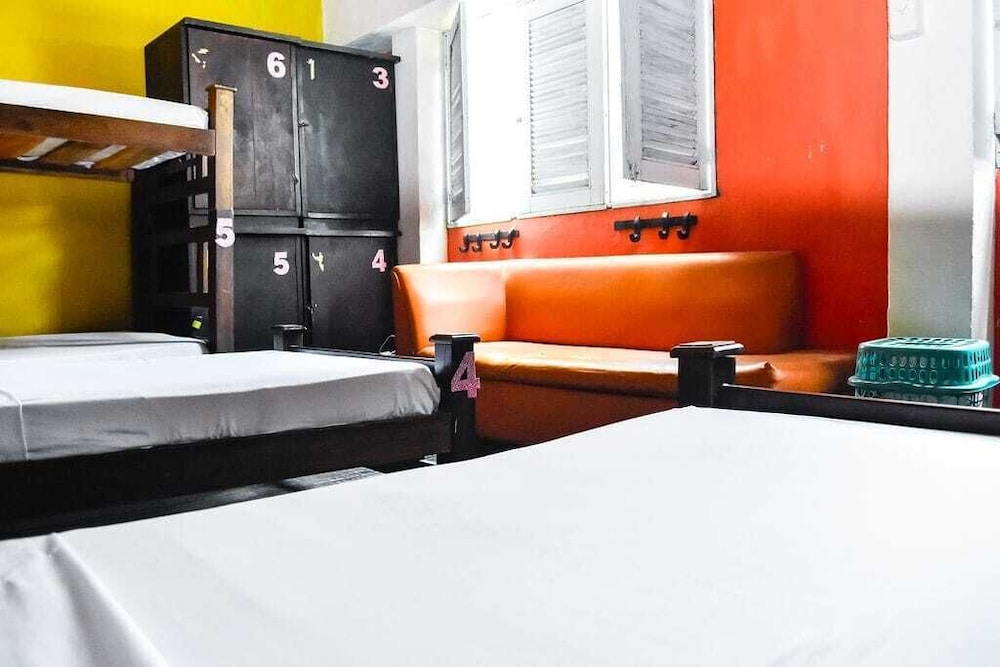 Aluna Hostel B&B
