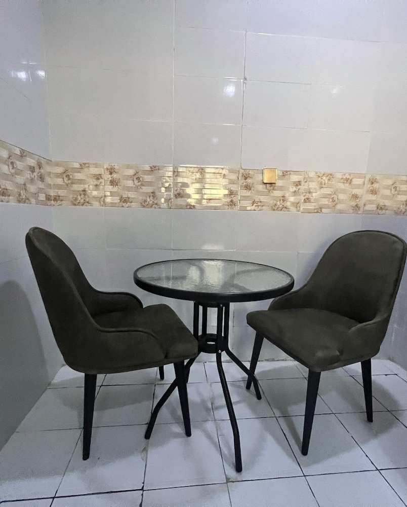 FURNISHED APARTMENTS