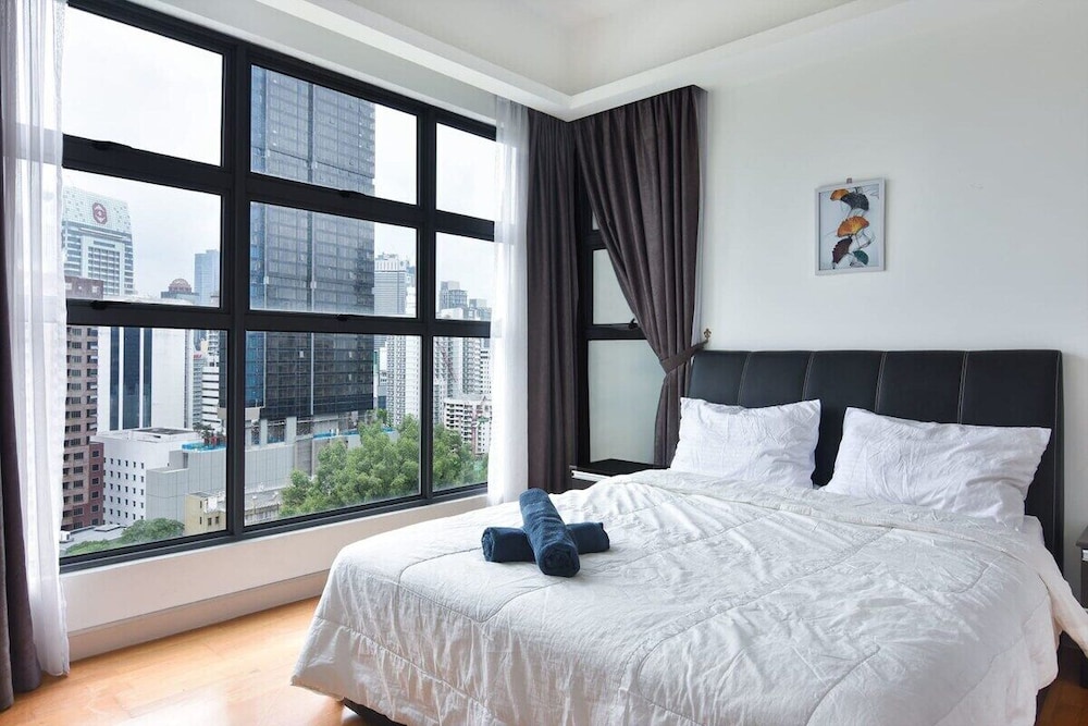Modern High Floor 3BR Apt Bathtub Bkt Bintang
