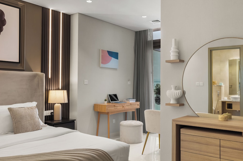 Gogoto LUX Burj View Spacious