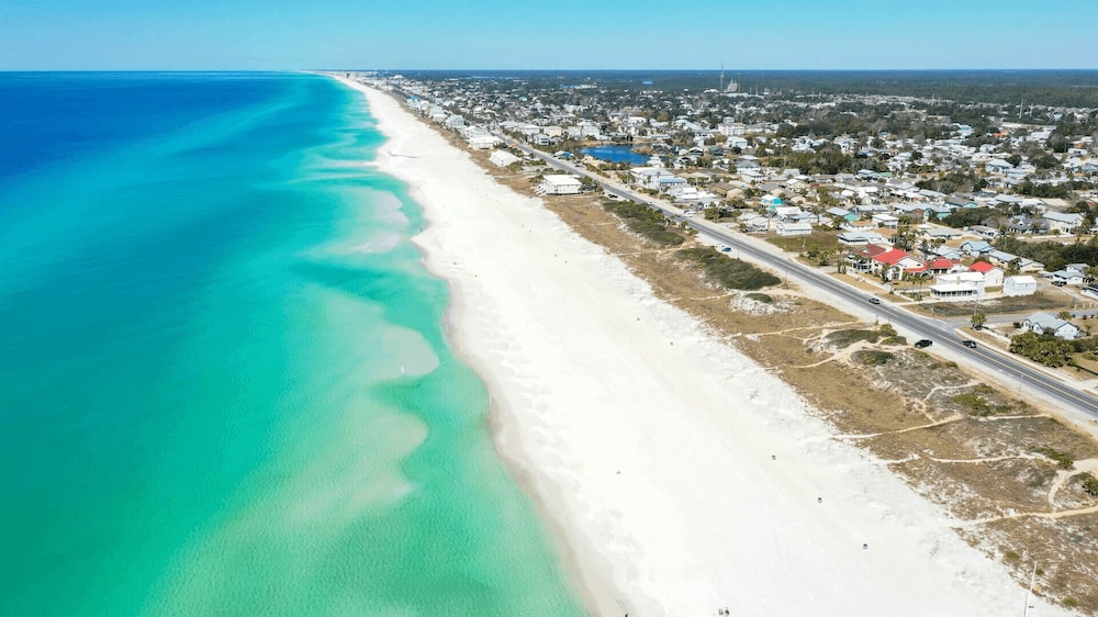 Newly Built, Walk to Dune Allen Beach, Pool 30A Ocean Pearl by Avantstay