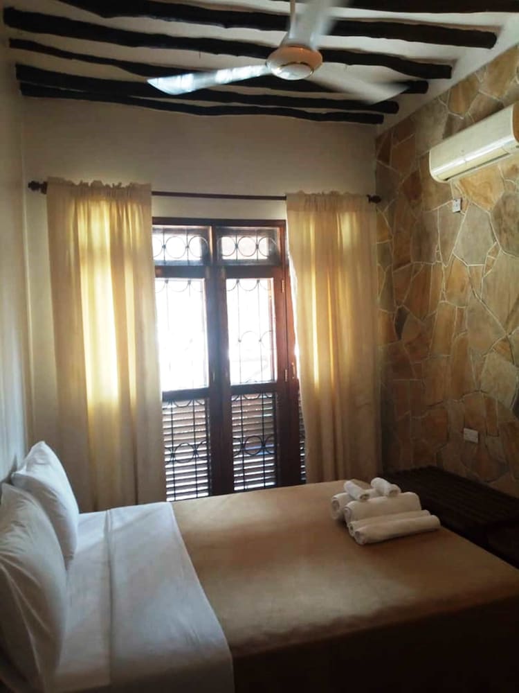 Zan Oceans Resort