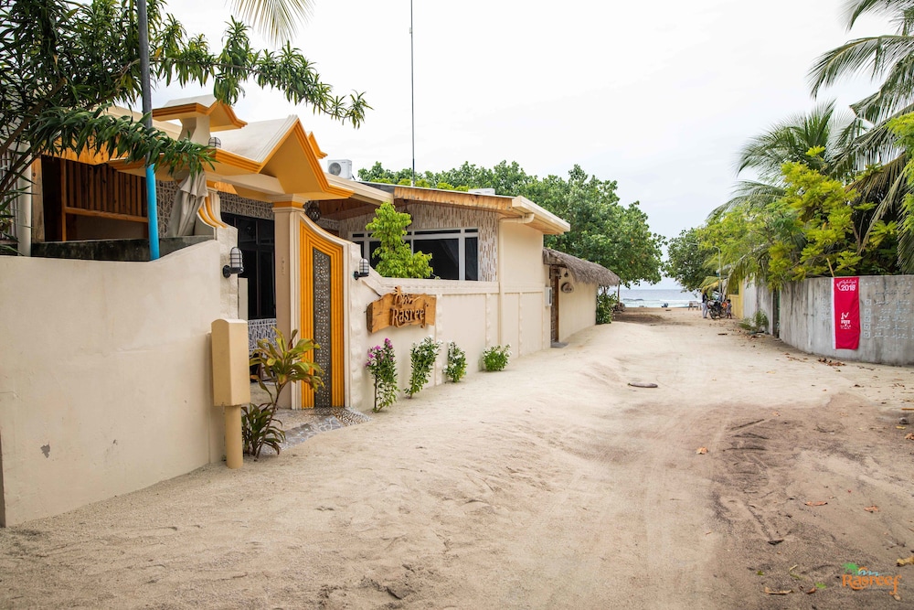 Rasreef Rasdhoo Maldives photo 2