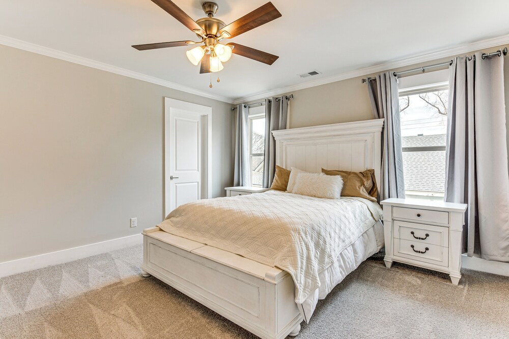 6 Mi to Downtown Atlanta: Spacious Home w/ Yard