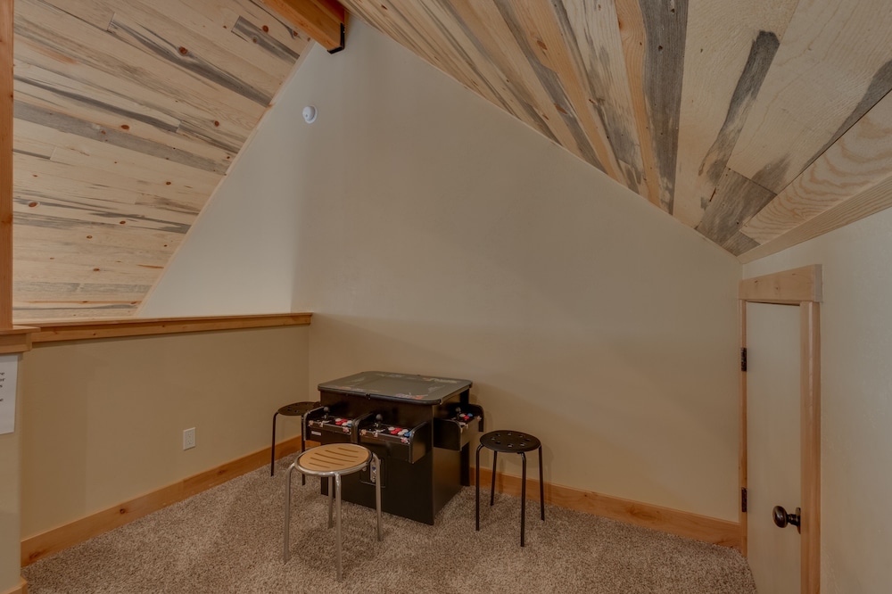 The Westlands Lodge 1135ac 4 Bedroom Home