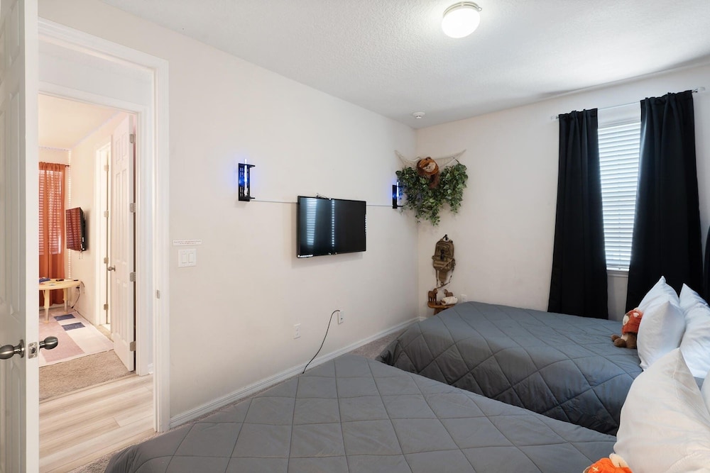 Solara Resort 9 Bedroom Private Pool + Spa Home 9 Home