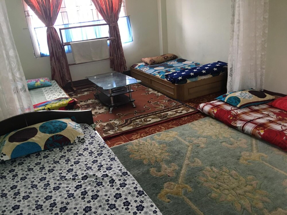 Sara's Backpackers Hotel