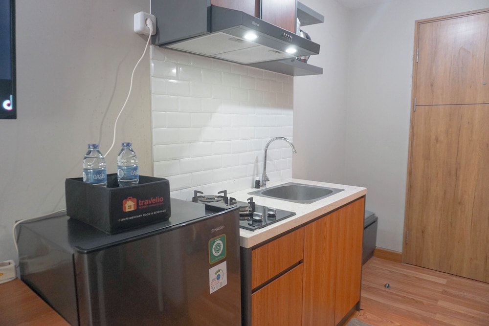 Homey Studio LRT City Jatibening Apartment