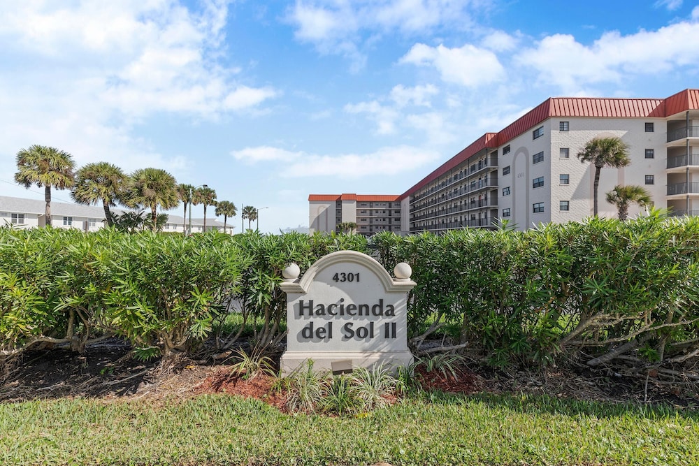 Hacienda del Sol II 306