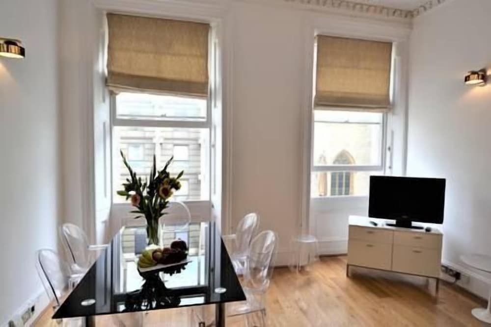 Luxury Hyde Park