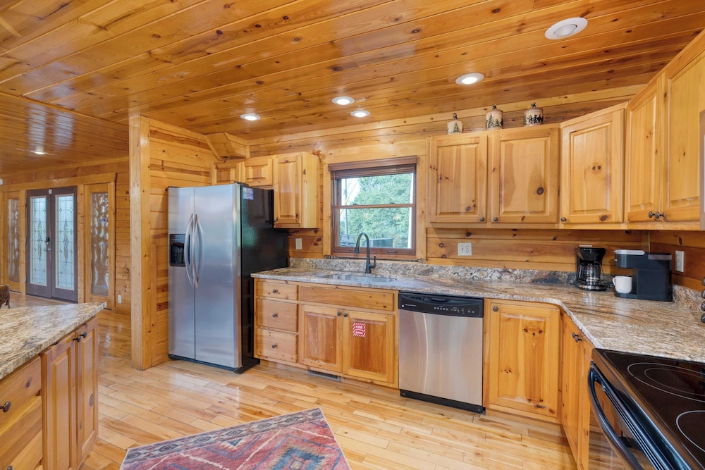 Sleeps 26, 2 Homes Theater Room, Game Room, Hot Tub, Smoky Mountain Views