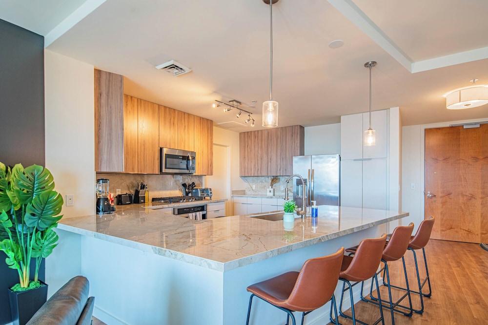 ROVE LIVING/KL - 44 Monroe